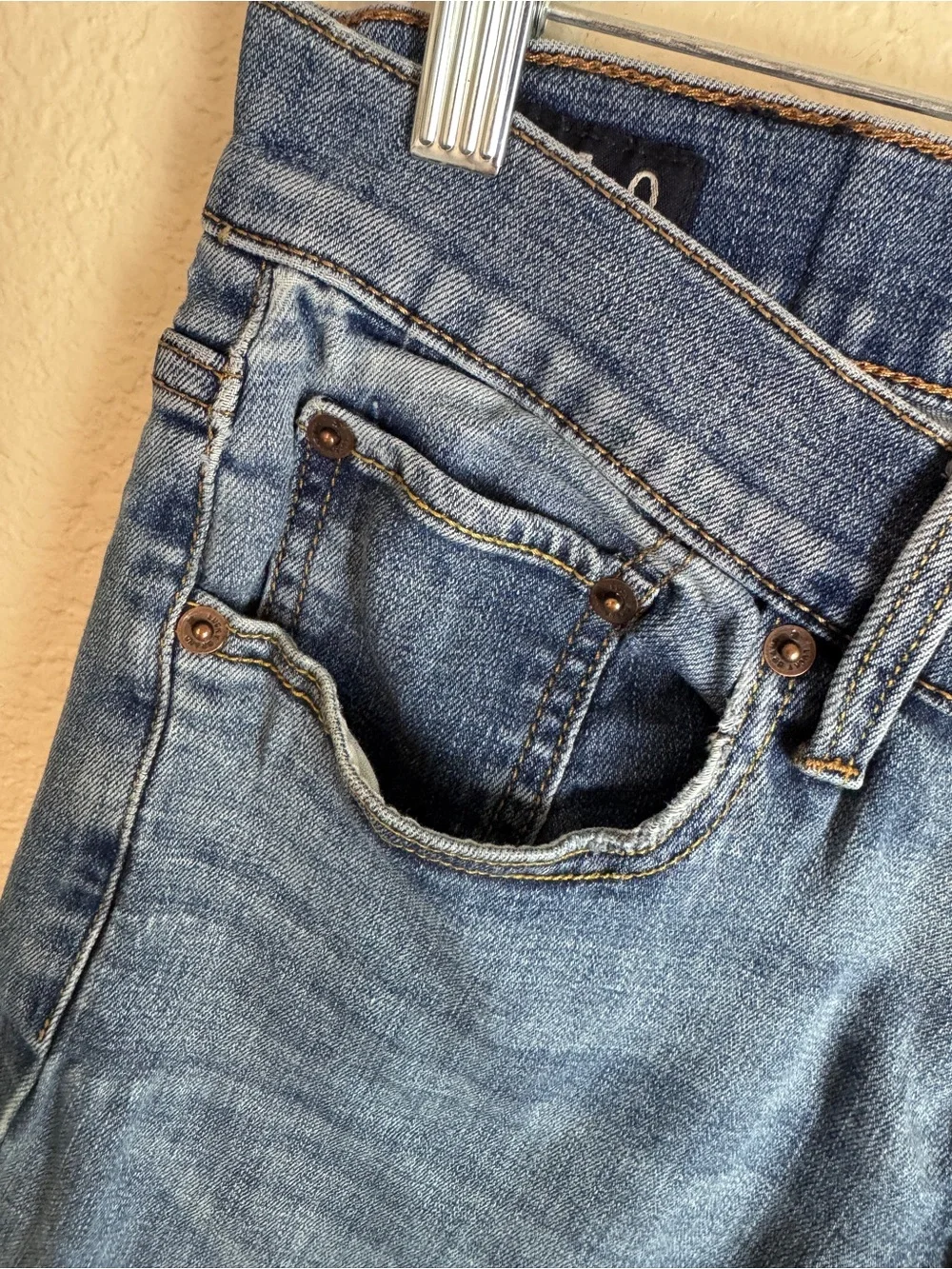 Lucky Brand 410 Athletic Slim Fit Men's Jean - Parivale, 30x32